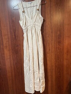 Haute Monde Cream Sleeveless V-Neck Linen Midi Dress